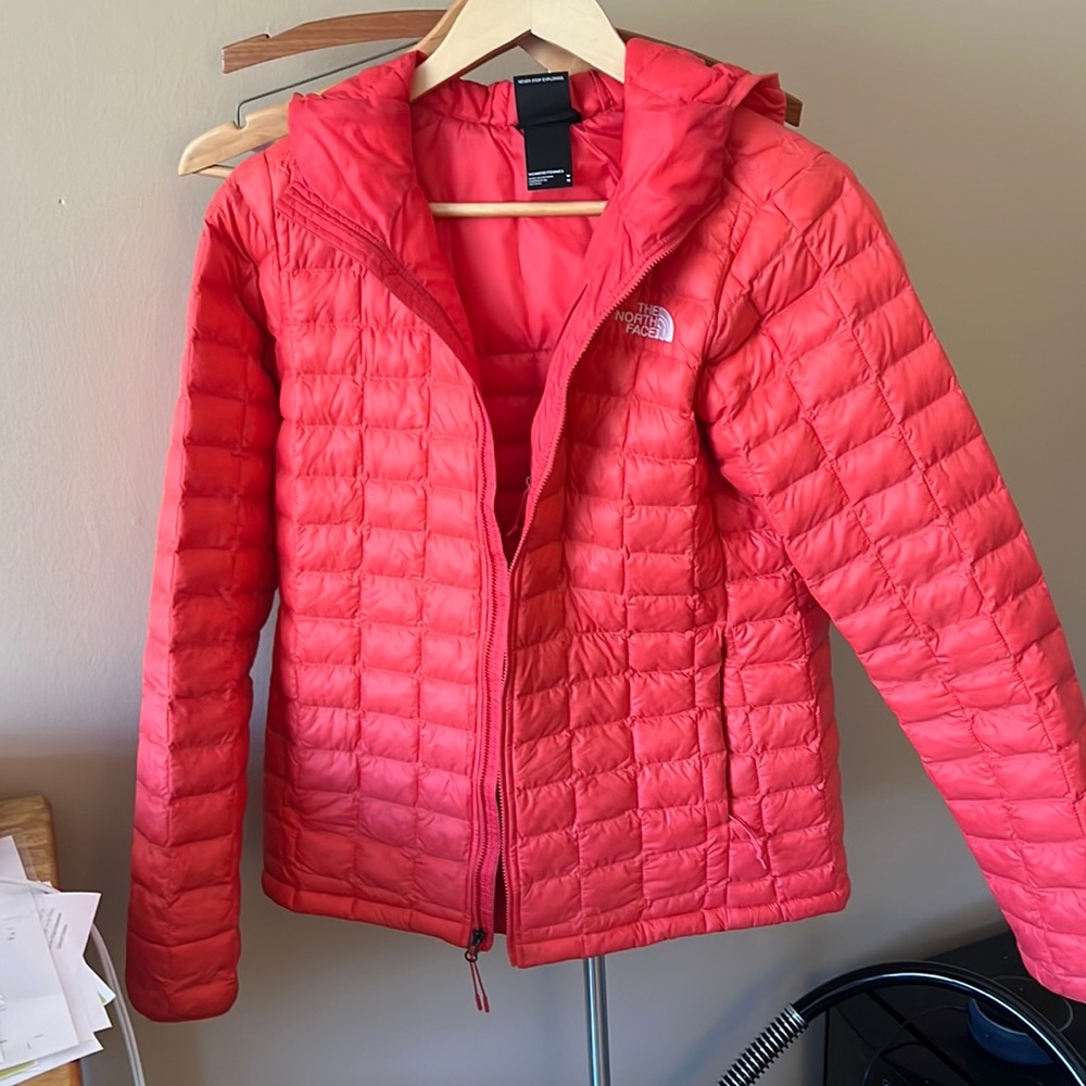 COPY - The North Face Lightweight Puffer, Bright Coral